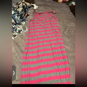 Pink and grey dress woman’s large pink and grey